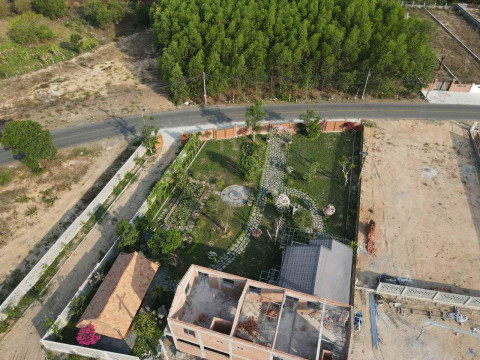 SIÊU VIP KHU NHÀ VƯỜN - Dt 425m2 10m x 43m có thổ cư, shr ra biển 10p