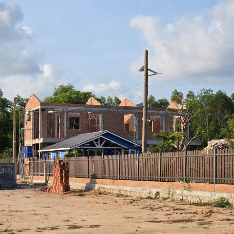 SIÊU VIP KHU NHÀ VƯỜN - Dt 425m2 10m x 43m có thổ cư, shr ra biển 10p